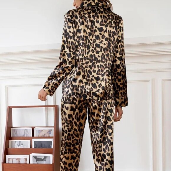 Vintage Sexy Leopard Print Long Sleeve Pajama Set (Color: Khaki Color) - Picture 3 of 4